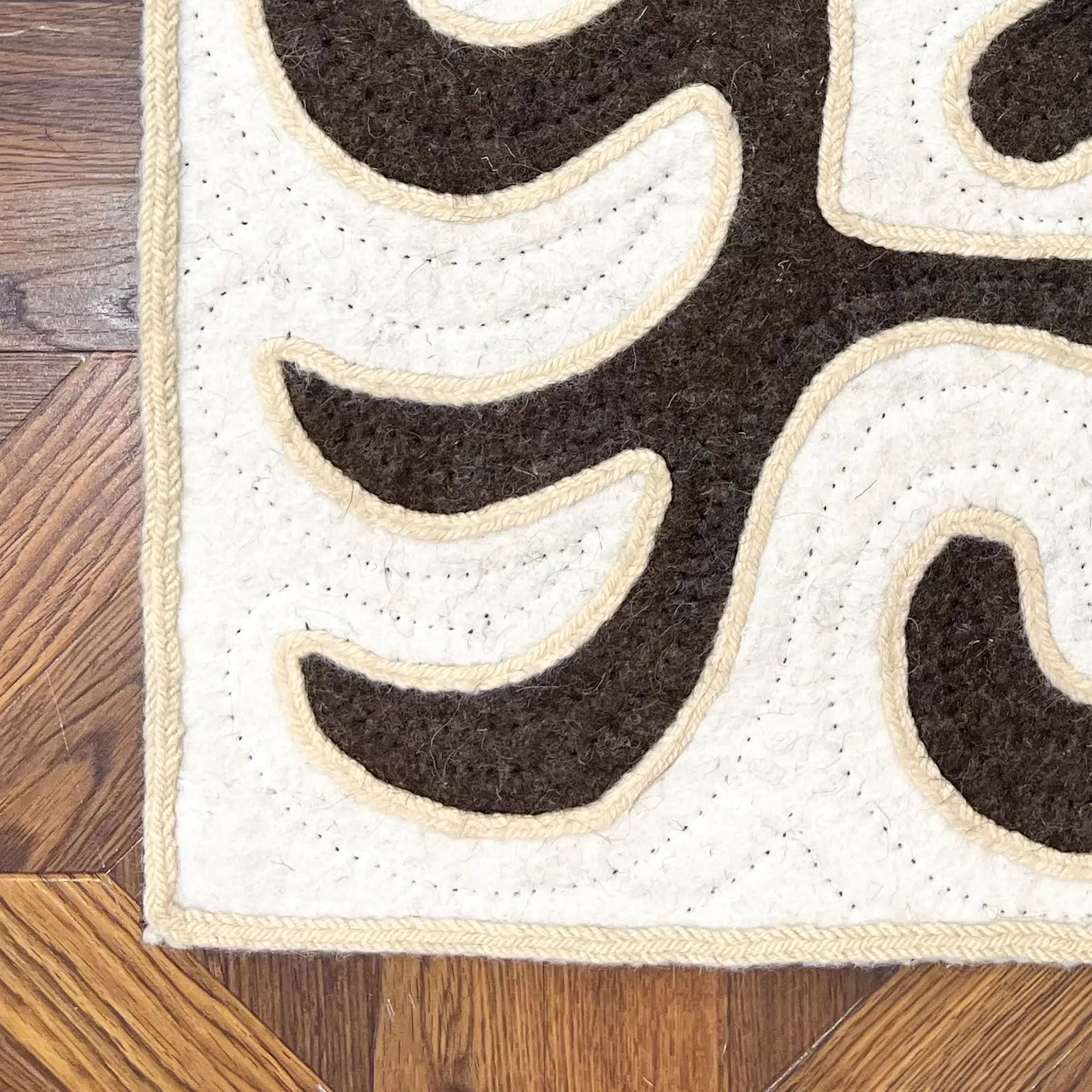 Tengri Rug | 5 x 8 ft