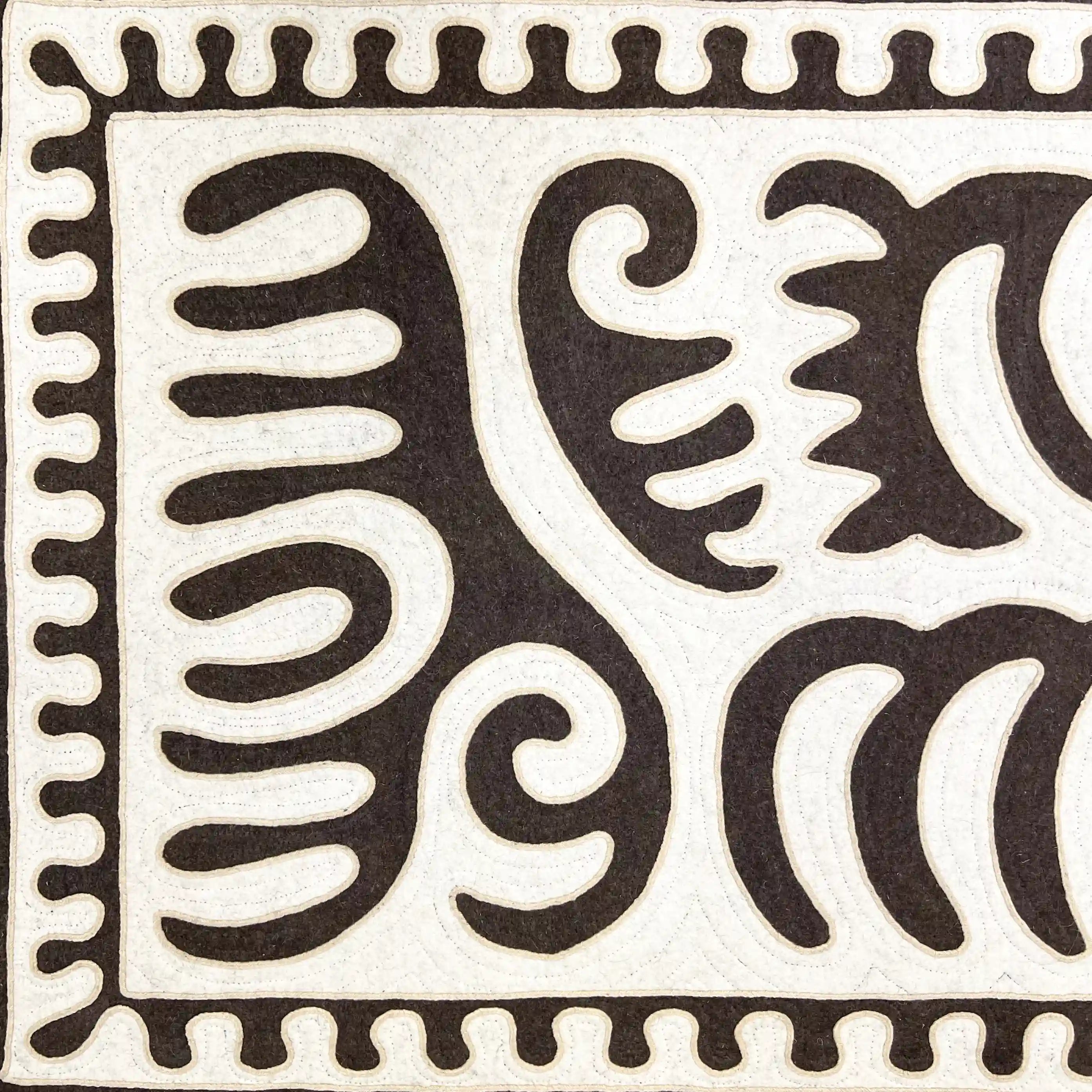 Tengri Rug | 5 x 8 ft